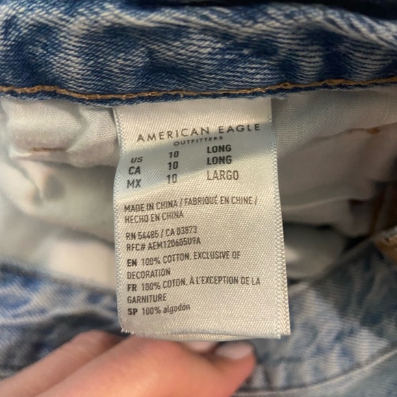 American Eagle Relaxed Mom Jean 10 Long - Picture 2 of 3